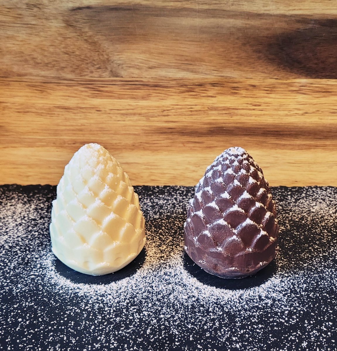 PLPBakery's tweet image. Introducing Chocolate Pinecones!

A new take on PLPBakery's Cakesicles.

These chocolate Pinecones are stuffed with our signature buttercream and sponge blend.

Try something different for Christmas. 

DM for more details
#cake #chocolate #glutenfree