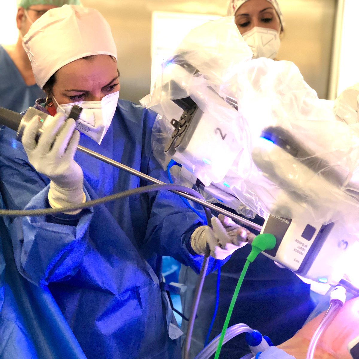 lauracanovasl's tweet photo. Primera cirugía oncoginecológica robótica da Vinci en la Región de Murcia. Orgullosos y emocionados de seguir avanzando. Enhorabuena equipo! @AreaUnoArrixaca @Medicina_UMU @SmsCsif https://t.co/2Sim1qSIe4