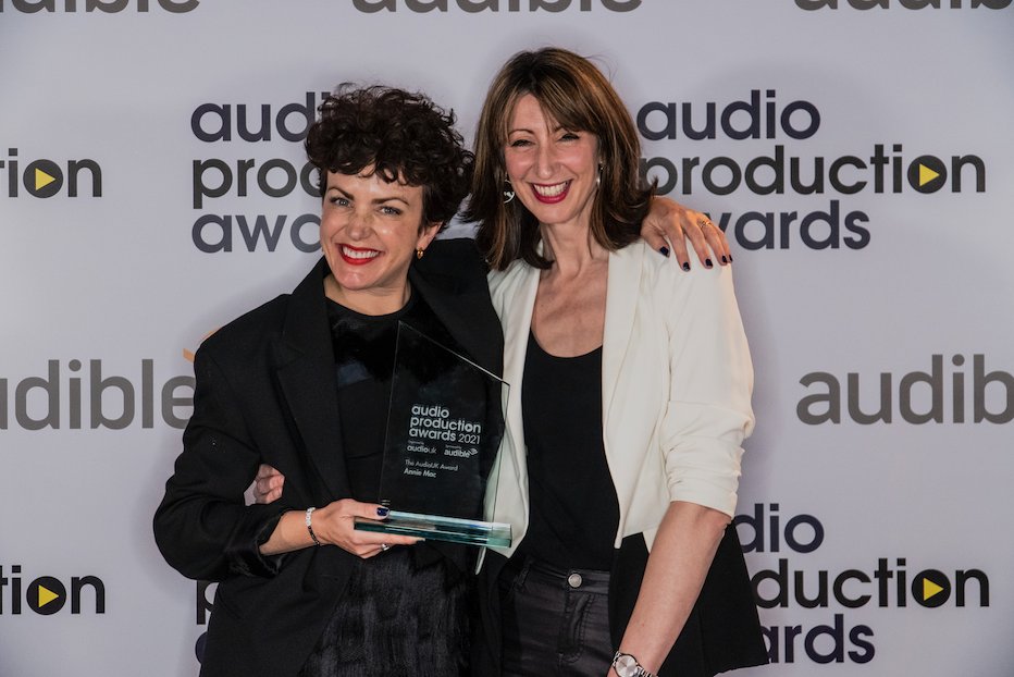 WeAreAudioUK's tweet photo. Congratulations to @anniemacmanus on her win for the inaugural AudioUK Award presented by her good friend @RachelBart0n of @WeAreGrape 
Fantastic end to the show 👏👏

#APAs2021 https://t.co/mFtzrcHn3M