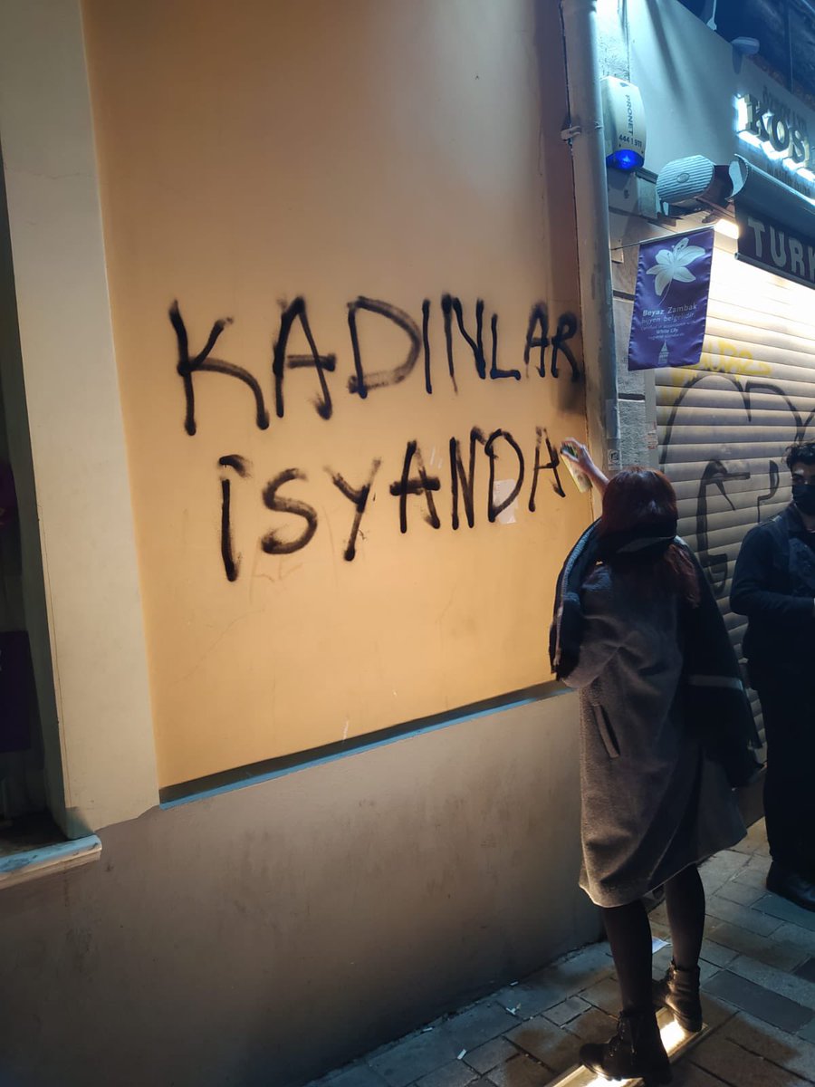liber_fe's tweet photo. YASTA DEĞİL İSYANDAYIZ! https://t.co/vS45hP7b33