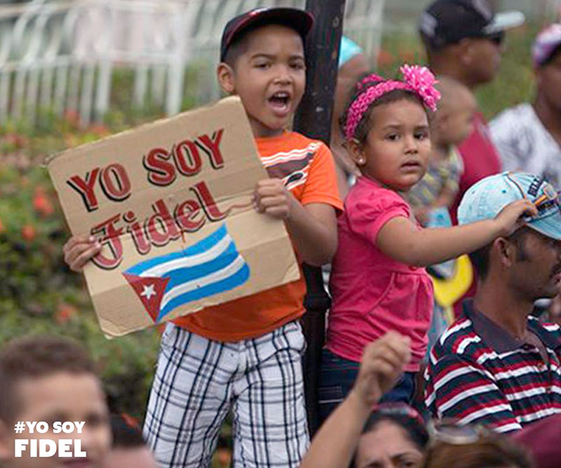 DanielR_2607's tweet photo. Hay quien dice que #Fidel murió aquel día y yo se, que a para ese mismo día ya habían nacido millones para seguir su ejemplo... #FidelViveCubaSigue #YoSoyFidel #IslaRebelde @Giro50 @IsaReyesCuba @Reylope13 @reyes_medinilla @JuliaLeonor19 @LeivaYosel @Rosasr82 @VictoriaSanMig7 https://t.co/fuNb63FBZM