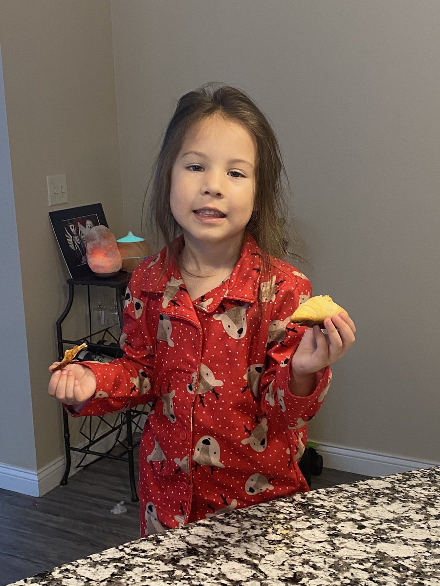 iSasha's tweet photo. Happy Thanksgiving 🦃 🧡#moistmaker https://t.co/52KwkzncfB