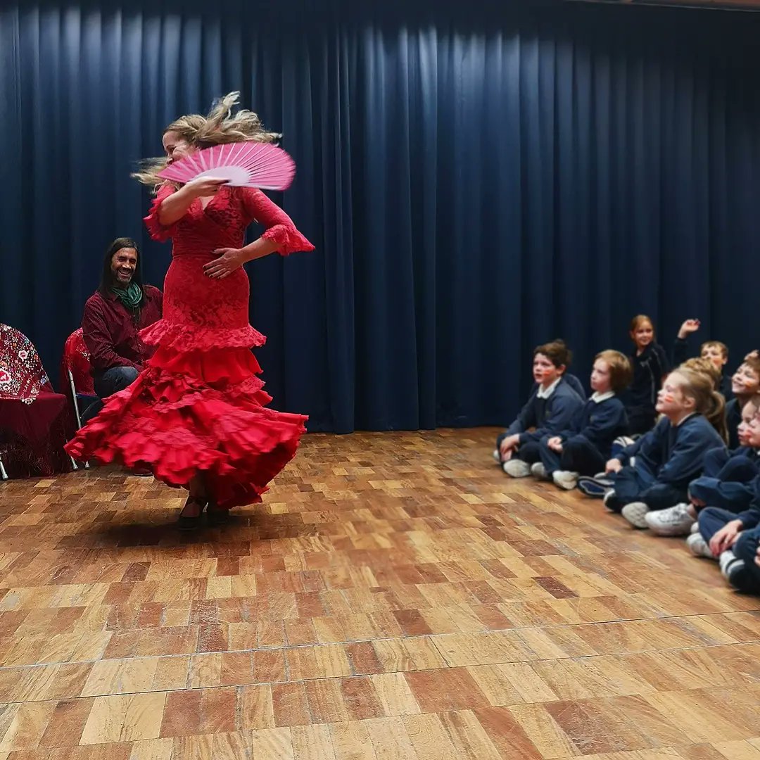 Wandsworth_Prep's tweet image. ¡Hola! WPS had an estupendo time learning about and celebrating Spanish culture! 🇪🇸

Gracias to the teachers and wonderful madres who helped organise our Spanish day!! 💃

#webelievehappykidsachieve #TogetherWeCan #wpscommunity #spanishday