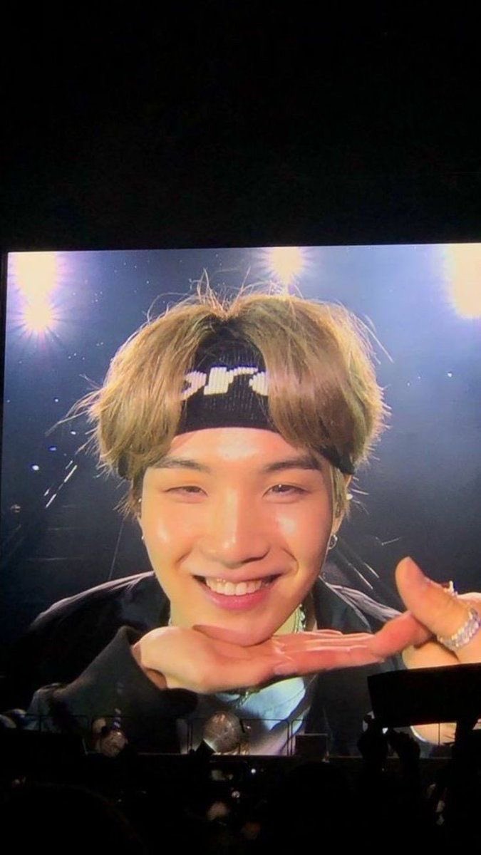 yoongisarchive's tweet photo. yoongi’s happiness being with ARMY 🥺 https://t.co/El5OmJa3GE