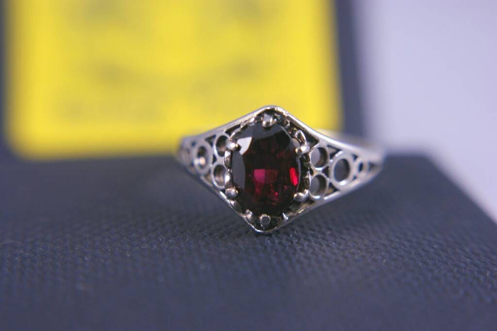 ProfHeritage's tweet photo. Thanks for the kind words! ★★★★★ "Well worth the wait, adore the setting! Gorgeous stone, love it!! Thanks!" Barbara T. https://t.co/BV2h0BL6aZ #etsy #singlestonegarnet #goldonsilverring #garnetsolitaire #garnetring #antiquegarnetring #garnetsilverring #garnetgoldring https://t.co/NCLGkXbWPz