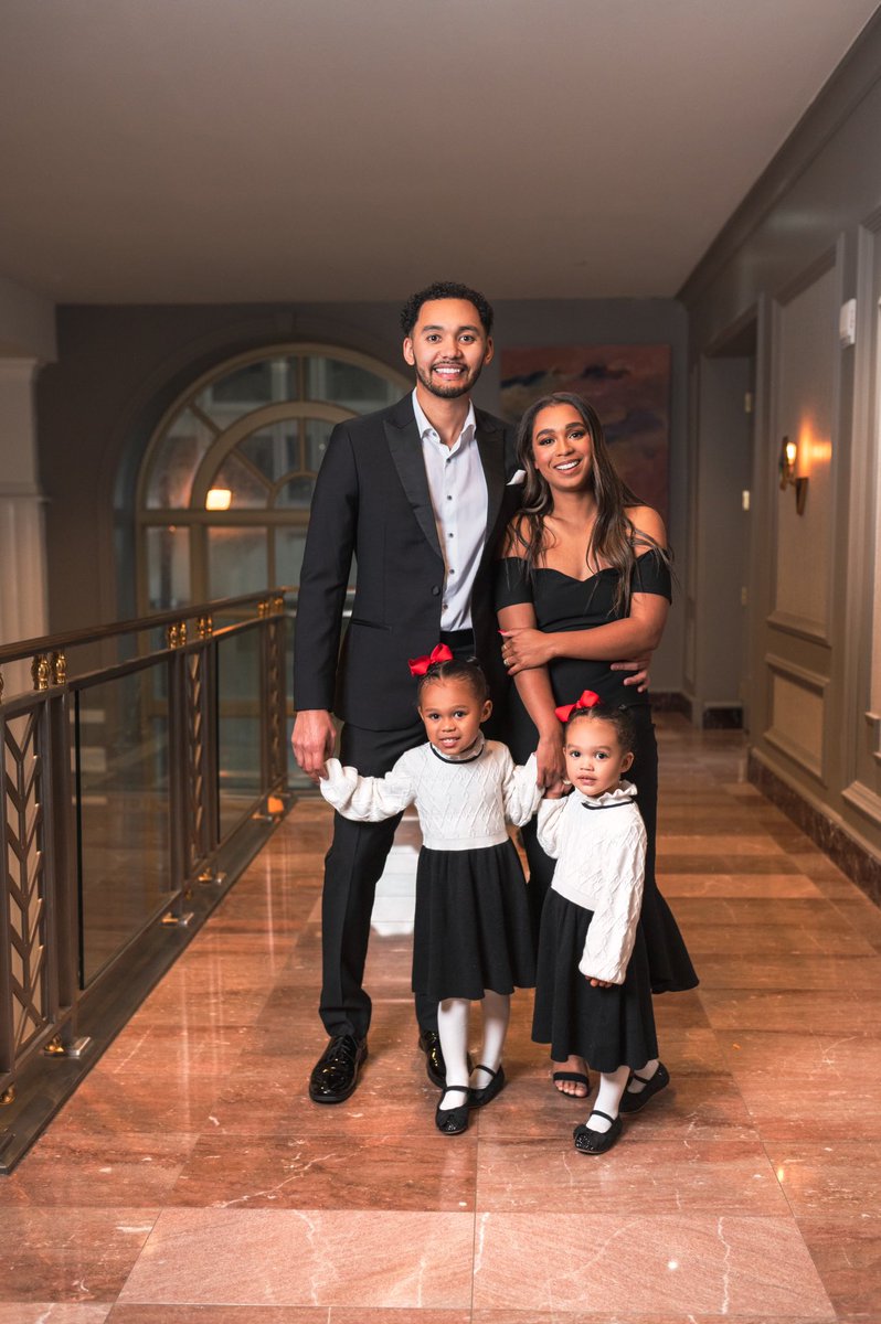 Happy Thanksgiving from my family and everyone here on Team IPC 💕✨

I am so grateful to truly be living my dream because of the support of each of you and especially all of our amazing customers❤️