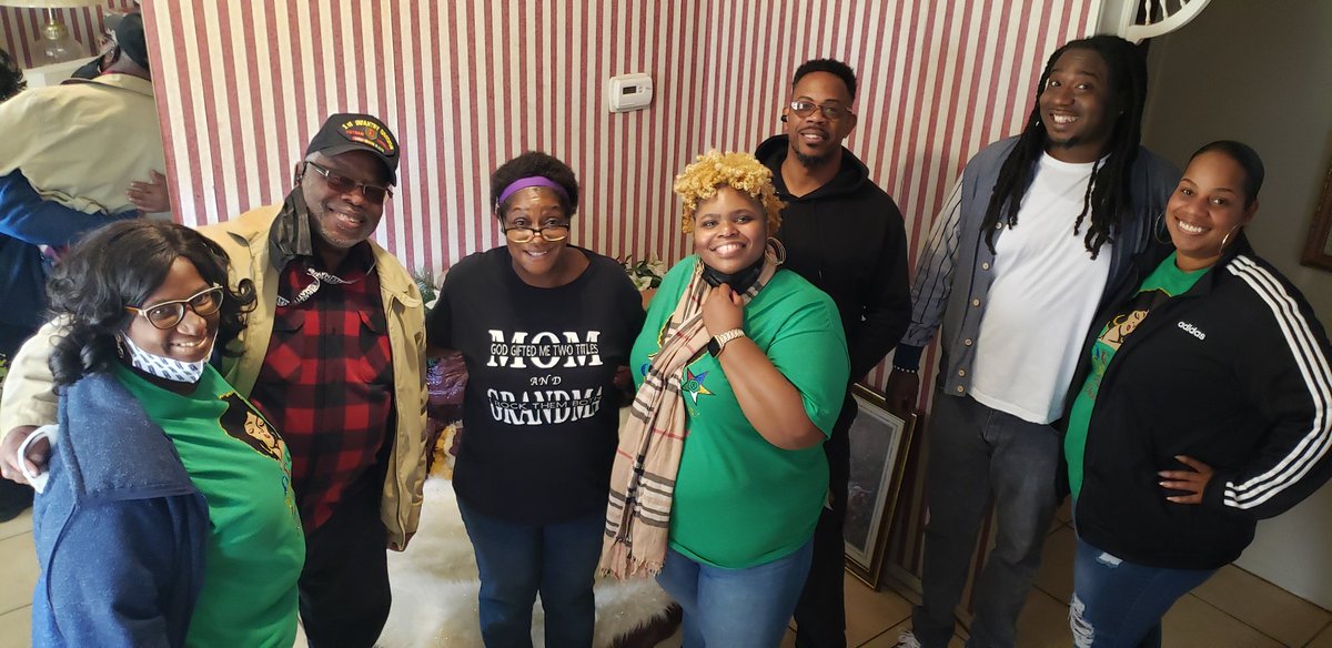 Hadassah_ChpNo4's tweet photo. Hadassah's 1st Feed A Family Event.

Hadassah Chapter No. 4, with the assistance of our brother lodge, Acacia Lodge No. 4, provided Thanksgiving dinners to 5 families for Thanksgiving. We are committed to serving our community with a cheerful heart. https://t.co/MGGd84rLgk
