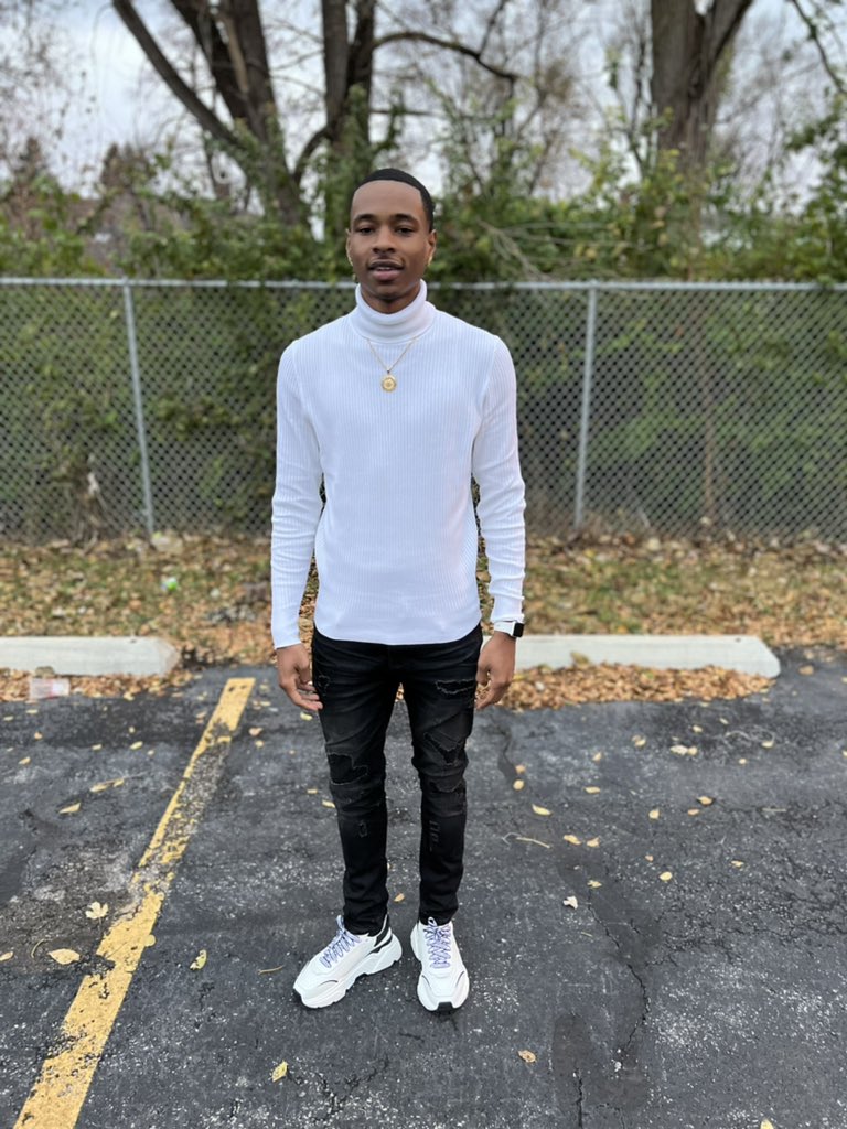 bandzinretroz's tweet image. I Hit And Don’t Miss Ain’t No Win, Lose, Or Draw 📸 #HappyThanksgiving #FreeMyBrother 🔓