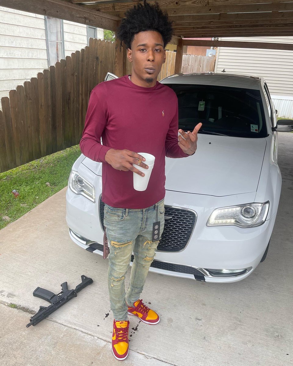 m3bjaye's tweet photo. police know I’m reckless they might try me wit the RICO🤮☑️💰 #MTY https://t.co/baIXpzBmwx