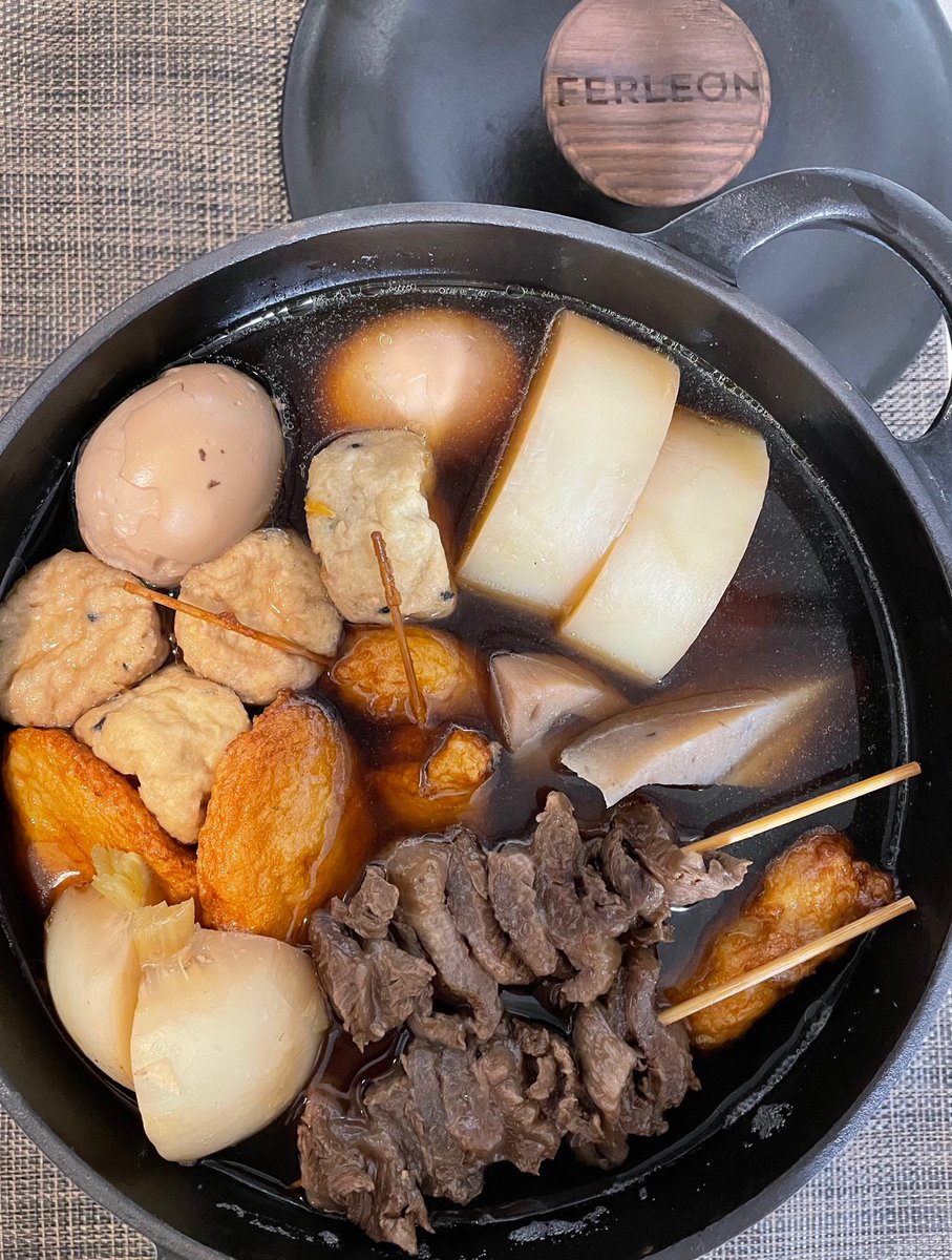 metoscojp's tweet photo. これからの季節、フェレオンでおでん。
https://t.co/H0mBGvRIaU
#ferleon #ferleoncooking #ドブレ #dovre #ベルギー #belgium #鍋 #鋳物鍋 #鋳物ホーロー鍋 #ホーロー鍋 #ホーロー #琺瑯 #美食の国 #美食の国ベルギー #クックウェア #coockware #メトスオンライン #おでん https://t.co/TJfghERdbW
