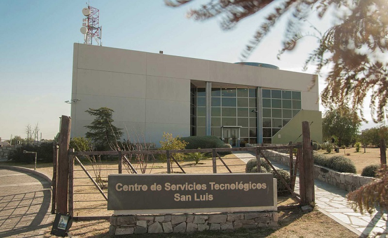 adentro_arg's tweet photo. San Luis quiere ser la capital nacional de la tecnología y la conectividad
https://t.co/6OrDR8zMSZ https://t.co/O4pqMmvirK