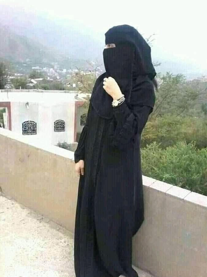 تنكح المرأة لأربع: مالها و جمالها و نسبها ودينها لماذا لم يذكر الأخلاق ؟! مع أن الكل يبحث عنه أرجو أن يكون الجواب في قمة الصواب