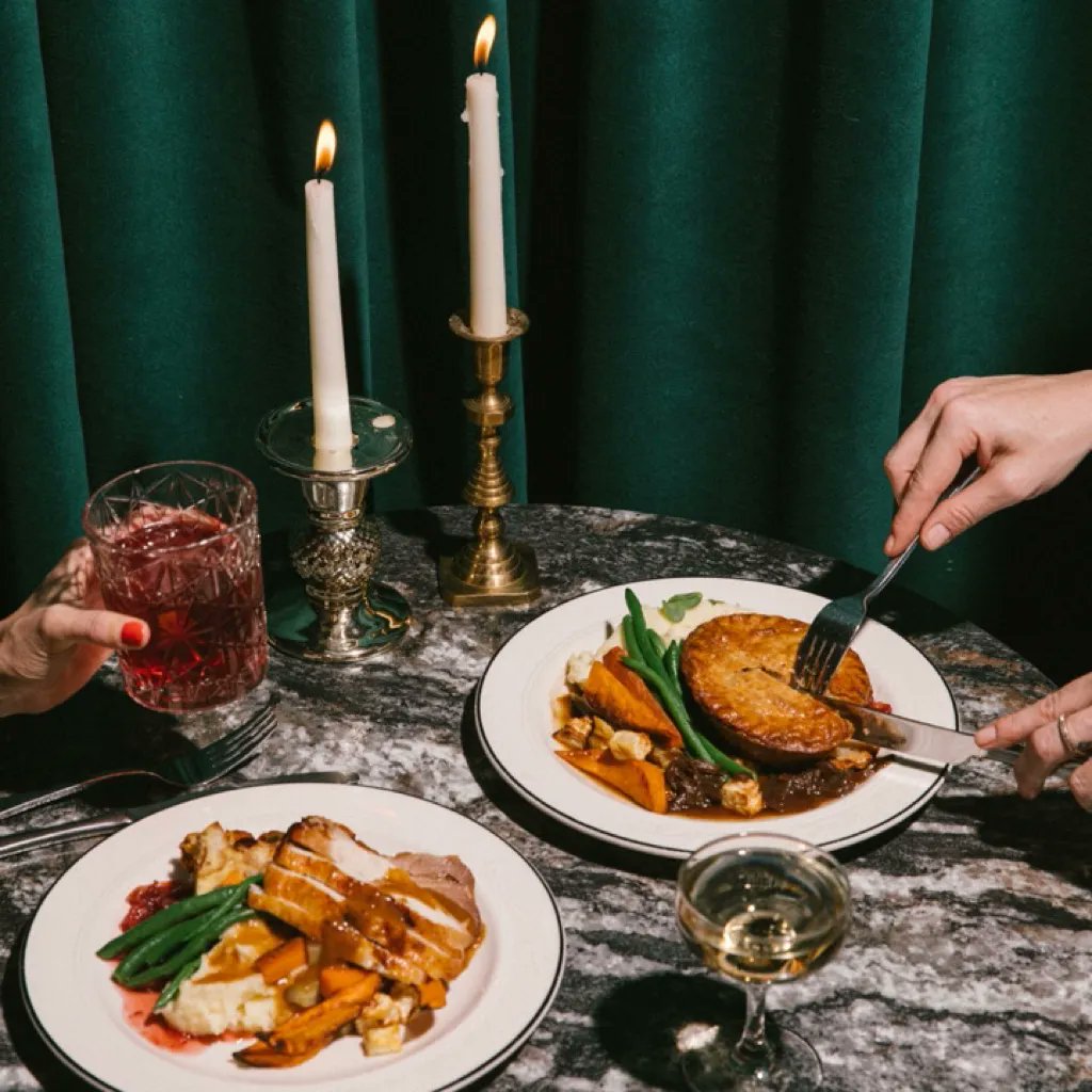 Turkey fans rejoice. Our annual festive feast returns to #TheDrakeHotel + #DrakeDevonshire on Dec 24 + Dec 25th. See the menu + book your hassle-free holiday feast &gt;&gt; buff.ly/3DSOspT