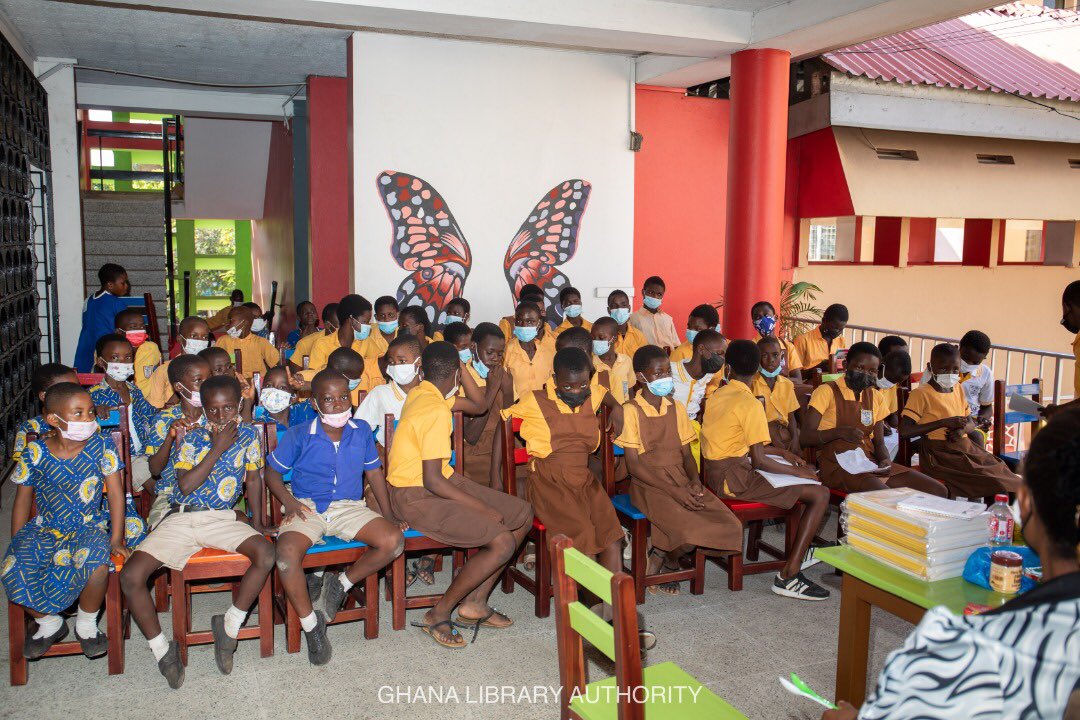 ghanalibraries's tweet photo. The Accra Central  Children's Library yesterday, held a Personality Read Event for young patrons of the Library. 

The guest reader was Mad. Irene Awuku-Asabre from MTN Ghana.

#LBFLibraryoftheYear
#2021YearofLiteracy
#EliminatingLearningPoverty https://t.co/mSL1s9frR5