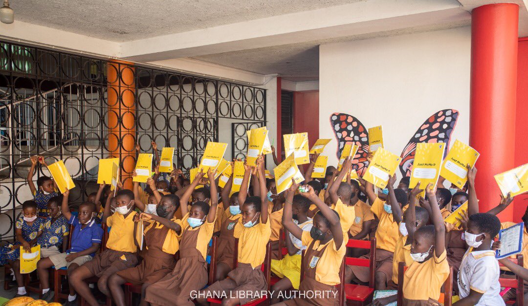 ghanalibraries's tweet photo. The Accra Central  Children's Library yesterday, held a Personality Read Event for young patrons of the Library. 

The guest reader was Mad. Irene Awuku-Asabre from MTN Ghana.

#LBFLibraryoftheYear
#2021YearofLiteracy
#EliminatingLearningPoverty https://t.co/mSL1s9frR5