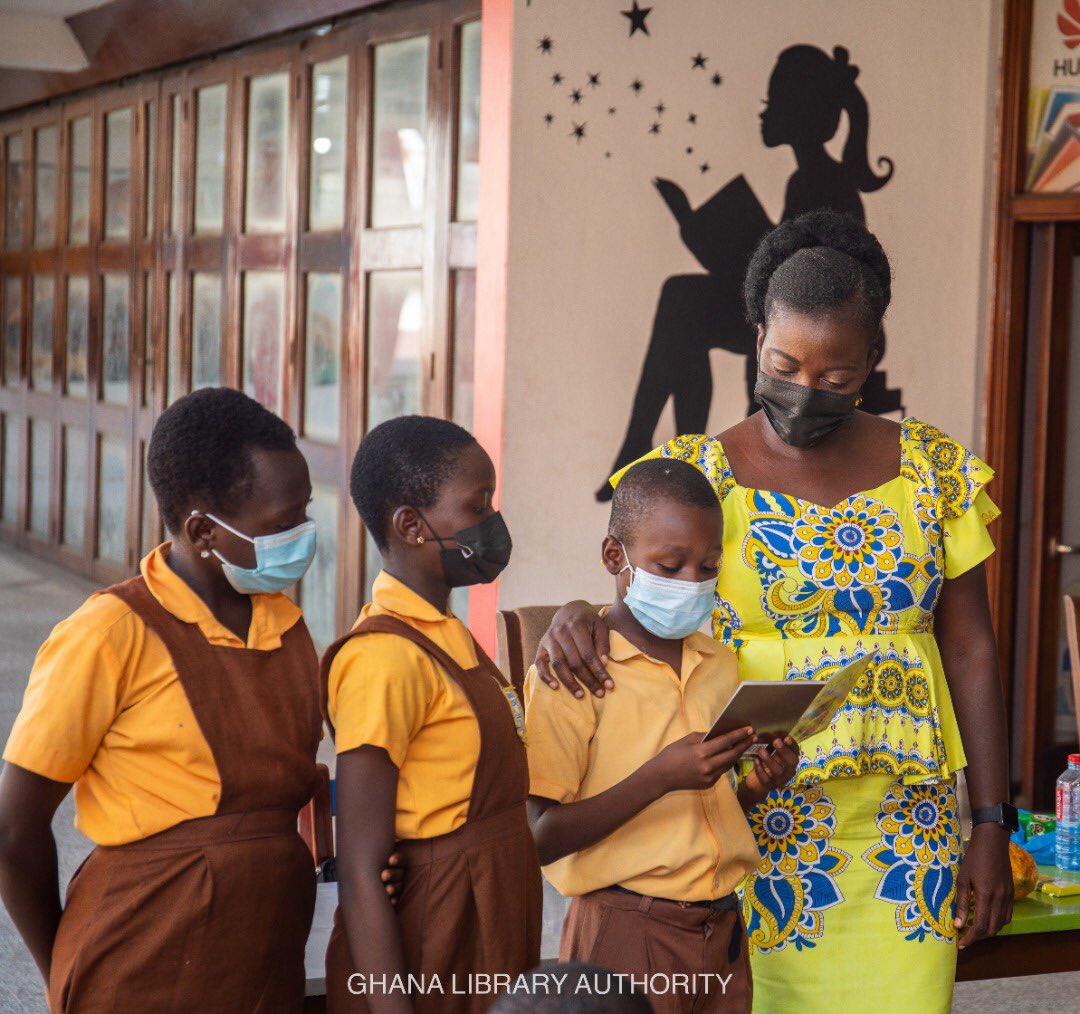 ghanalibraries's tweet photo. The Accra Central  Children's Library yesterday, held a Personality Read Event for young patrons of the Library. 

The guest reader was Mad. Irene Awuku-Asabre from MTN Ghana.

#LBFLibraryoftheYear
#2021YearofLiteracy
#EliminatingLearningPoverty https://t.co/mSL1s9frR5