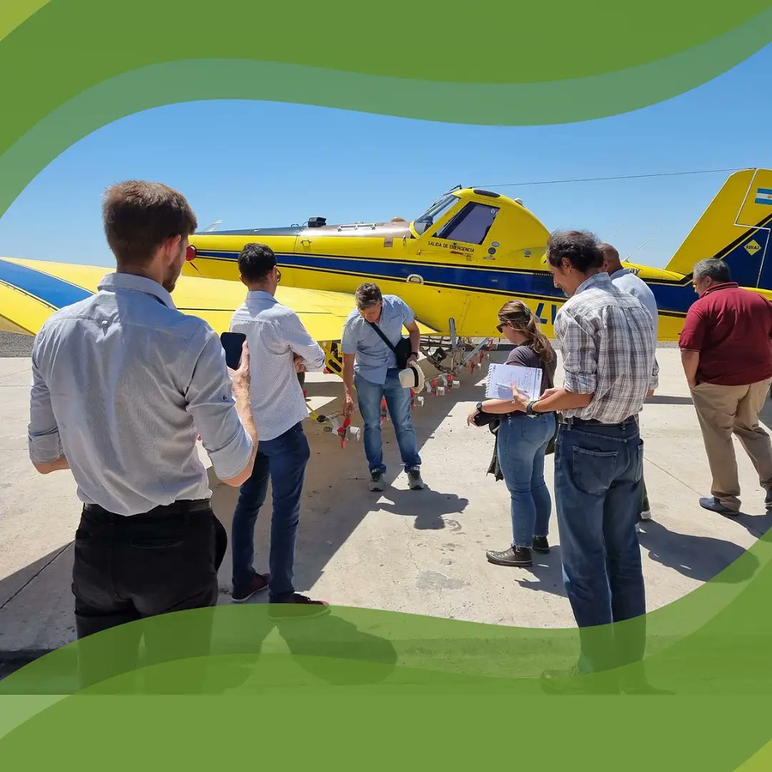 IBPAgro's tweet photo. ✔En el día de ayer estuvimos presente en la jornada técnica #FEARCA #IRAM, sumando e intercambiando conocimientos sobre la norma 14130/3 "Buenas Prácticas Agrícolas en aplicaciones aéreas".
✔Las #Bpas las hacemos entre todos.
#Ibpagro #Bpa #norma14130 https://t.co/iynepKQ989