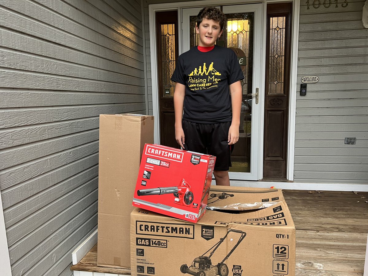 iamrodneysmith's tweet photo. Family,  Please help me in congratulating Lukas from Huntsville,AL on completing our 50 yard challenge by mowing 50 FREE lawns for the elderly, disabled,single parents &amp; veterans in their  city. I stopped by this afternoon since he’s local . https://t.co/jOchY15A5W