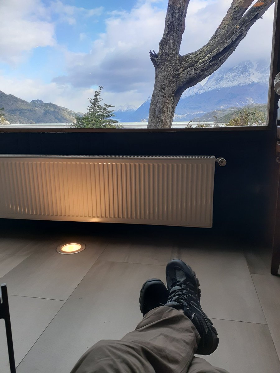 javiertl8's tweet photo. Empezamos temprano esta jornada maravillosa #LagoGrey 🤩 https://t.co/uJdAOMR5BQ