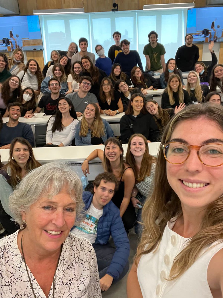 catamarinoa's tweet photo. Último día de cursada con esta hermosa camada, gracias por estos años de aprendizaje y compañerismo! Gracias @utditella 💘 https://t.co/Hlie5Rcmib