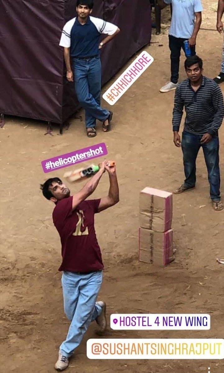 ( 26 / 11 / 2018 ) 

@itsSSR 

{ Behind the scene } 
#HelicopterShot on the sets of #Chhiccore 

Nothing can stop my man's passion for cricket 
It was the time for some cricket on the set ! ❤️🏏 

We Love Sushant Singh Rajput