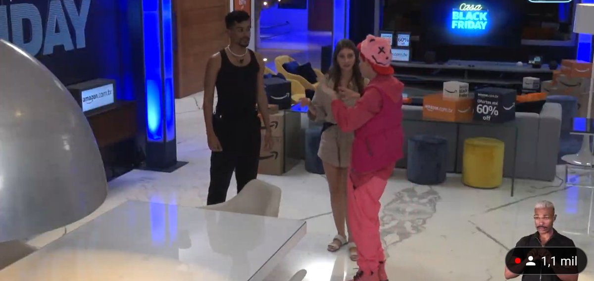 Chessefall's tweet photo. O MAIOR NO PROGRAMA, TUDO #RAOTV https://t.co/ZYK9UWbirU