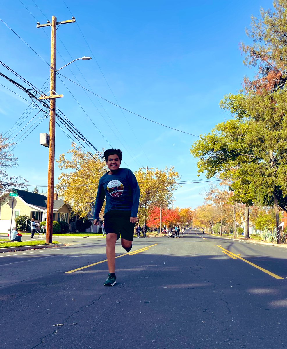 LupitaSCornejo's tweet photo. #LifeWithTheCornejos enjoying time in #Sacramento and running #FeedTheHungry #TurkeyTrott @rtfth #AllInForSacramento #RTFTH 
#LifeatATT @ATT 

@_Jose_Cornejo https://t.co/ZlPMomvzXj