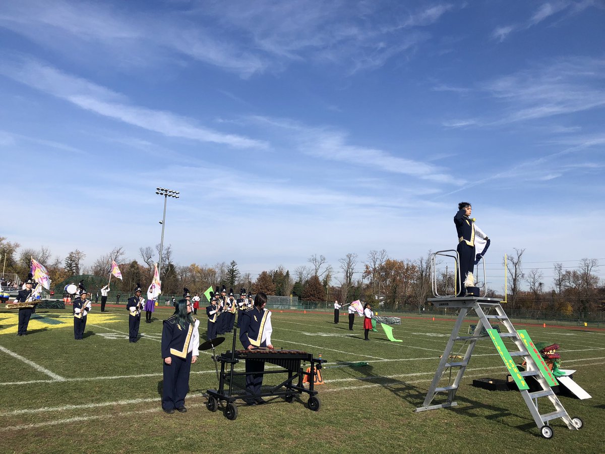 FTSD_MarchingFl's tweet photo. A phenomenal senior game to finish a phenomenal season! #marchingflashes #goflashes #flashespride https://t.co/ITxzp7bOjp