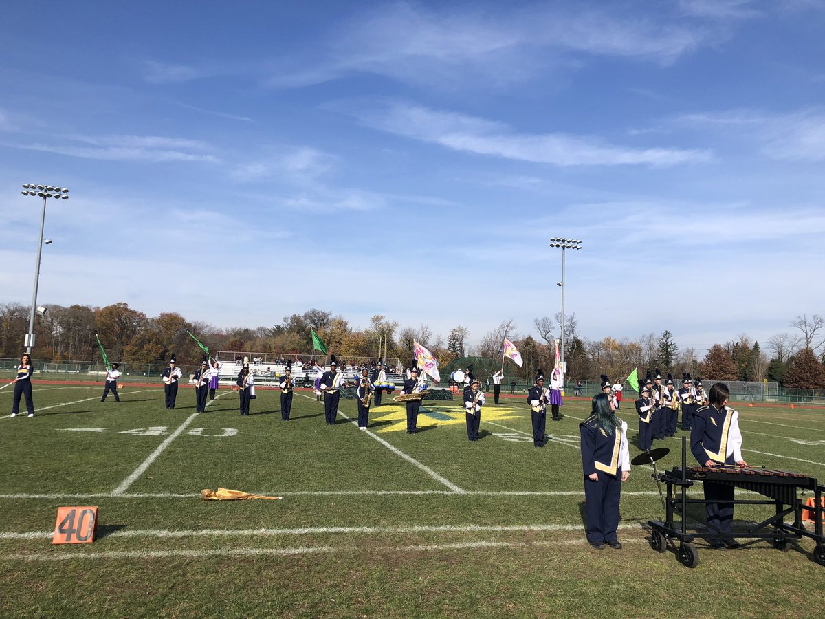 FTSD_MarchingFl's tweet photo. A phenomenal senior game to finish a phenomenal season! #marchingflashes #goflashes #flashespride https://t.co/ITxzp7bOjp