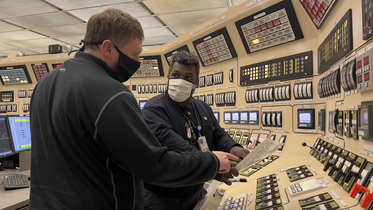 TVAnews's tweet photo. It's Turkey Time! Our System Operation Center usually sees an electricity load spike between 9 - 11 am on Thanksgiving Day when holiday chefs turn on their ovens. Our team works every day to ensure the Valley has safe and reliable electricity and cook those holiday meals. https://t.co/PzLWdn60Wd