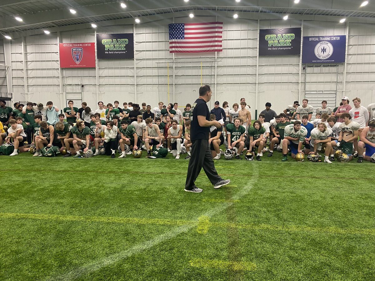 ShamrockFB's tweet photo. Thankful for another amazing year! Thankful to practice this morning, for every single kid and coach in our program. Thankful for every parent who’s painted a car, packed a meal, yelled from the stands, encouraged a kid, and supported our staff. Thank you! Happy Thanksgiving! https://t.co/KWOCSjtSVz