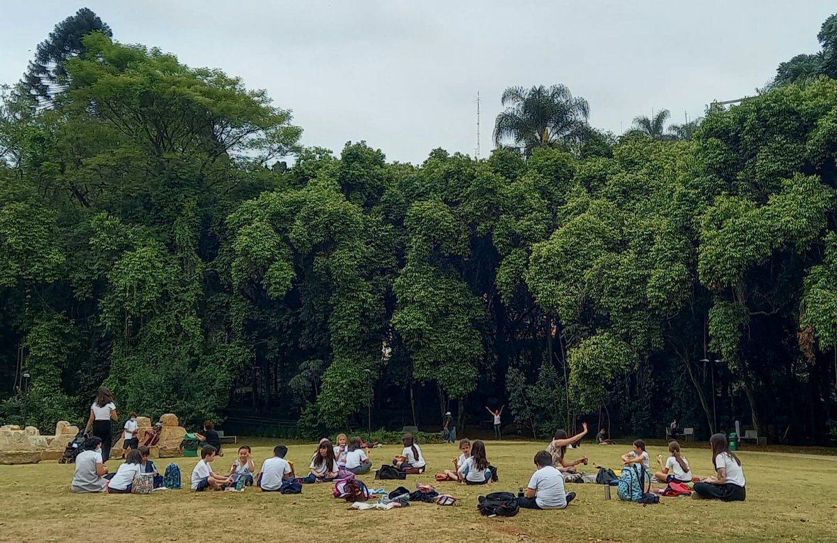 parque_augusta's tweet photo. Crianças e suas professoras no #ParqueAugusta 🙌🌳 foto de #HeberBiella https://t.co/aNBWOhIKjB