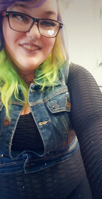 𝕬𝖕𝖗𝖎𝖑 𝕭𝖑𝖆𝖈𝖐's pics and videos FFEC8k XoAYx3JU jpg:small preview