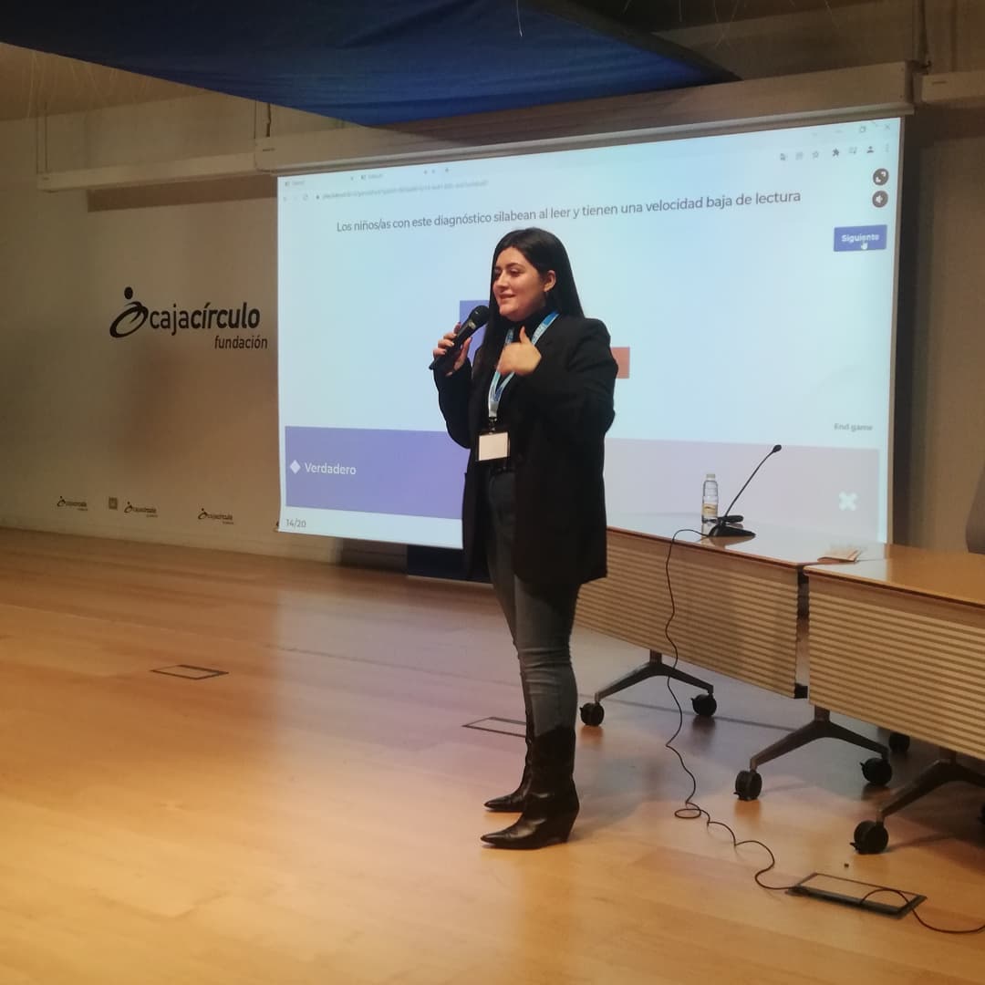 fordysvar's tweet photo. Ahora le toca el turno a nuestros colaboradores de @UBUEstudiantes
@4dysvar_ubu ponen a prueba a los asistentes del Evento final de #FORDYSVAR mediante un @kahoot
Muchas gracias por vuestra intervención 😊
#FORDYSVAR25N
#ErasmusPlusSEPIE
#Dyslexia
@universidadburgos
@sepie_gob https://t.co/EWm7PPge3Z