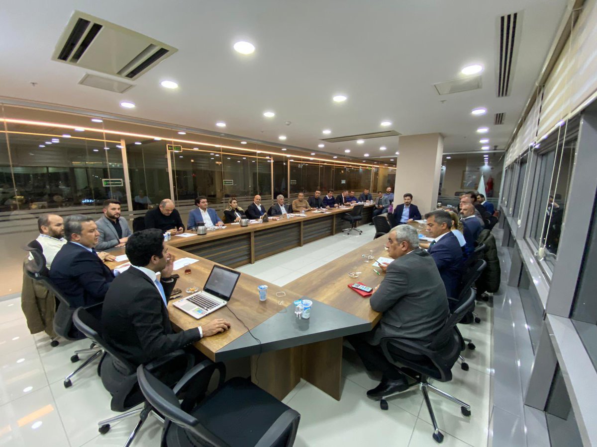 İlçe başkanları toplantımızı gerçekleştirdik, yaptığımız ve yapacağımız çalışmaları masaya yatırdık. 

Önümüzdeki dönemde tempolu günler bizi bekliyor.

Birlikte İstanbul’un güçlü geleceğine… 😊