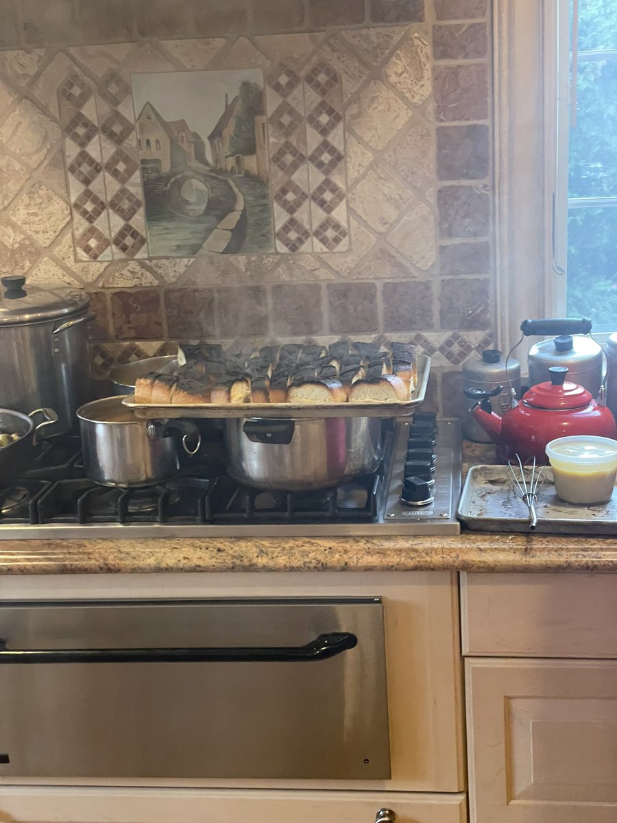 BillyRayTweets's tweet photo. #MitchellFamily thanksgiving Thread 

Kicking it off with a story as old as time. #PapaMitchell burning the bread. https://t.co/24EaB9iBpm