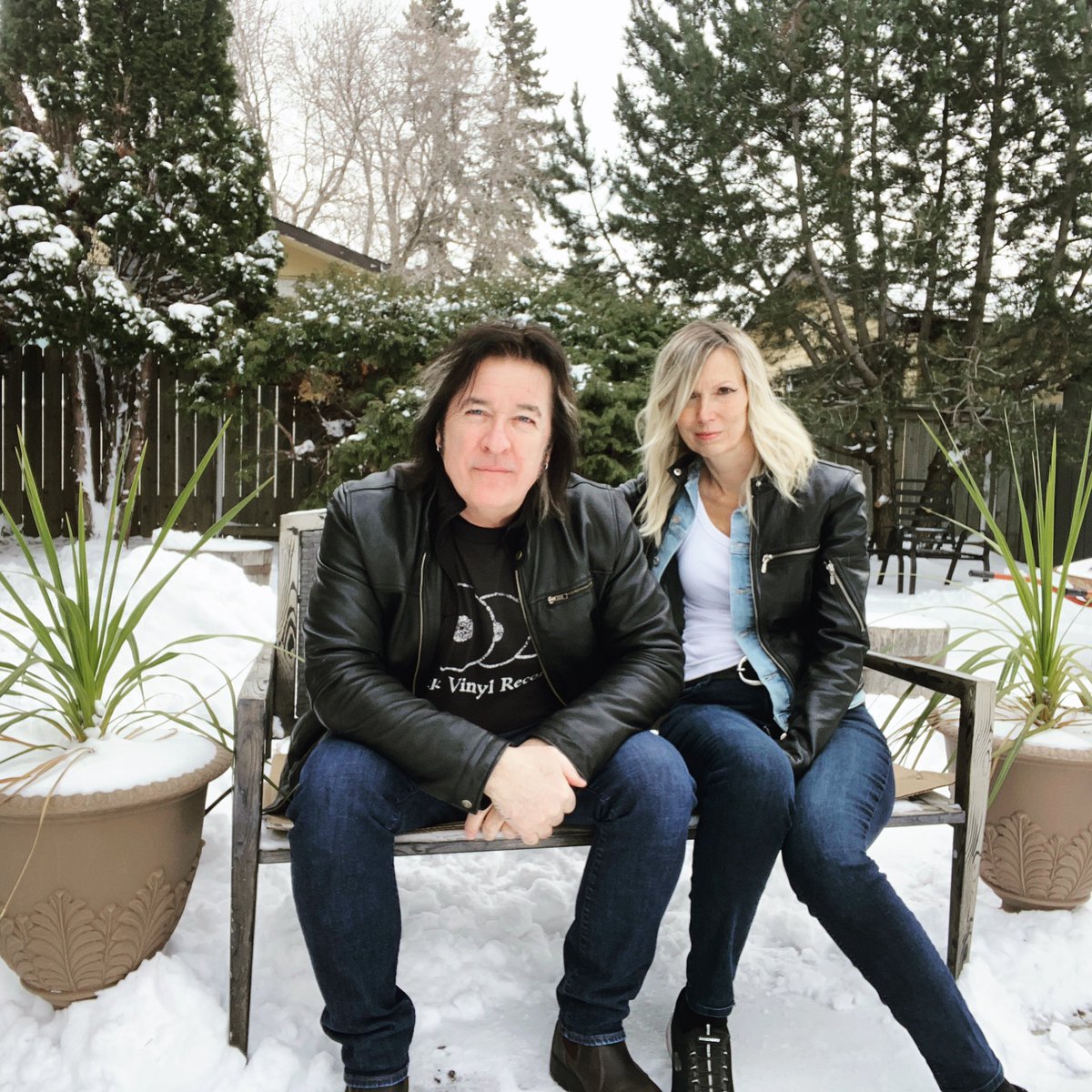 HoneyUniversal's tweet photo. Happy Thanksgiving to our American friends this weekend!  Meanwhile in Canada… 
#universalhoney #happythanksgiving #outinthesnow #winterwonderland #modernrockband #newmusic https://t.co/IgmLutAxrt