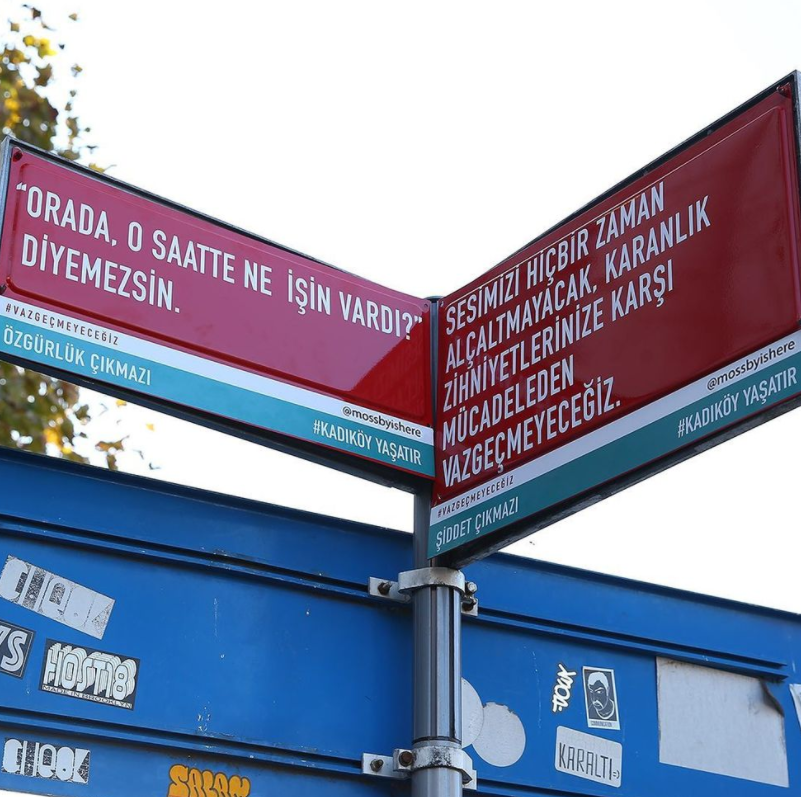 bbcturkce's tweet photo. Kadıköy sokaklarına kadına yönelik şiddete karşı mesajlar asıldı
https://t.co/SmtJJVjl1E https://t.co/Kwcb1uIxfV