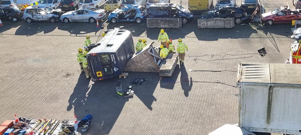 HIWFRS_LandD's tweet photo. Here are some shots of today's #HeavyRescueCourse with @Cosham23 #Airbags #LiftingPlan #refreshingskills #learningnewskills https://t.co/It2pVV1b9r