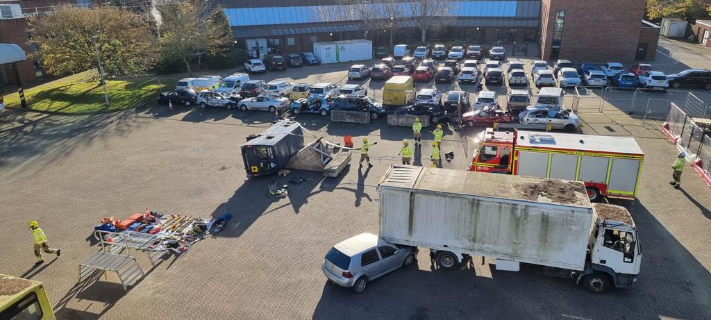 HIWFRS_LandD's tweet photo. Here are some shots of today's #HeavyRescueCourse with @Cosham23 #Airbags #LiftingPlan #refreshingskills #learningnewskills https://t.co/It2pVV1b9r