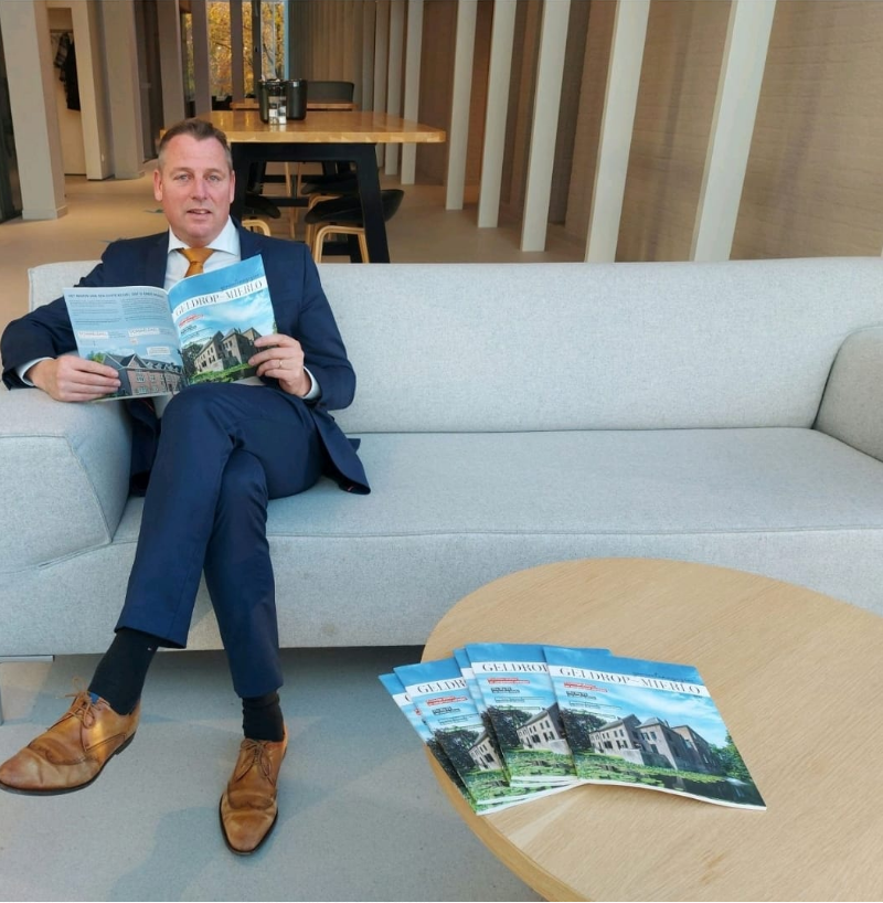 Wat staat er toch te shinen op de cover van die prachtige nieuwe Gemeentegids :-) <a href="/gGeldrop_Mierlo/">Geldrop-Mierlo</a>