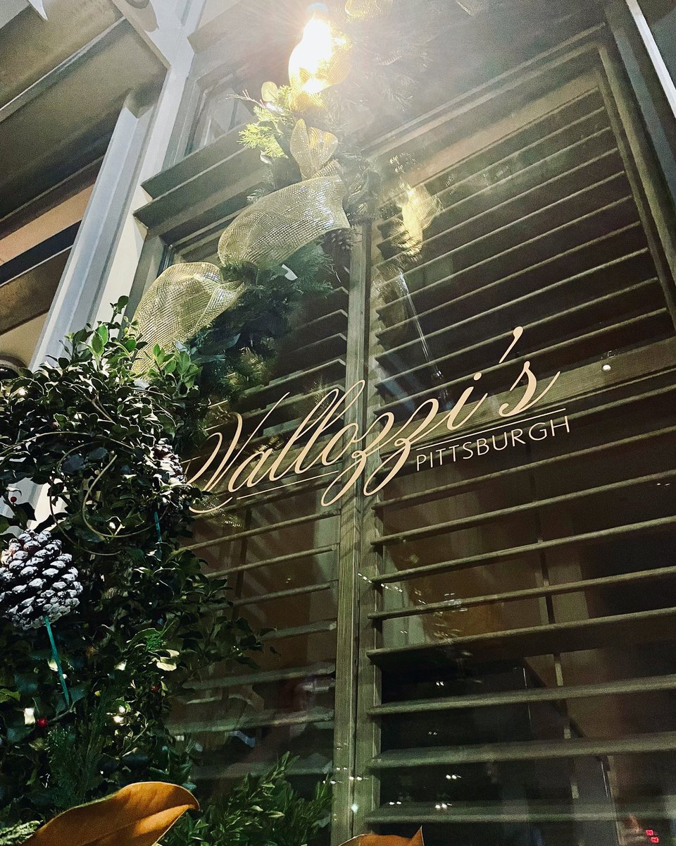 VallozzisPgh's tweet photo. We hope you and your family have a happy and healthy Thanksgiving! https://t.co/3rz08SQDmD