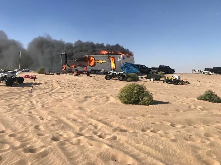 UTVGuide's tweet photo. Someone’s turkey got a bit too crispy. Thankfully no one was hurt. According to BLM, Gecko Rd will be closed for a bit while emergency services get some work done.
#glamis #isdra #thanksgiving https://t.co/cUk9ivEgS5 https://t.co/67IlhKBtYn