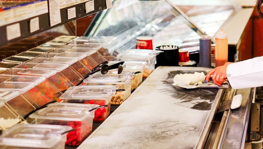 Pick_ColdStone's tweet photo. All of us at Cold Stone Creamery would like to wish you a Happy Thanksgiving! We hope you spend the day with those who mean the most to you. Let us know below, what are you thankful for?

https://t.co/pOafyXzqx3

#PickColdStone #Thanksgiving https://t.co/IW75JfGNHM