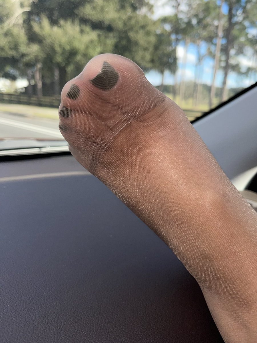 SouthernLegscom's tweet image. Happy Thanksgiving! Hope everyone has a great holiday! #RileysLegs 🔥🔥