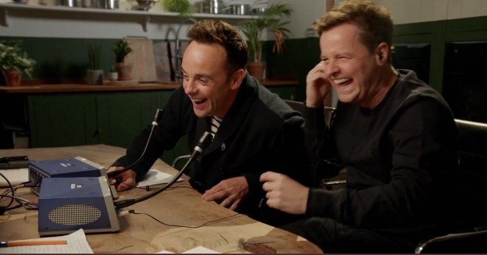 johnada75157425's tweet image. Now tell em your giving it to Heckingbottom on a five year contract 😂 #swfc