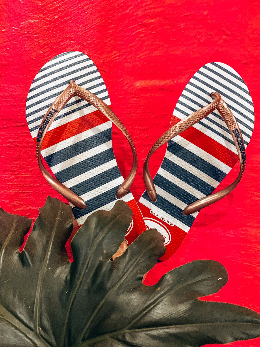 vicsouts's tweet photo. I’m ready to live my best life with Havaianas 🌴🩴 These beauts give me all sorts of summer vac vibes ☀️⚡️I can’t be the only one that thinks of a Mozam Holiday when I wear my Havaianas 🌈 Living it up on the beach  🏖 

#thehavaianaslife @SA_Havaianas_SA https://t.co/lF41H02rsW