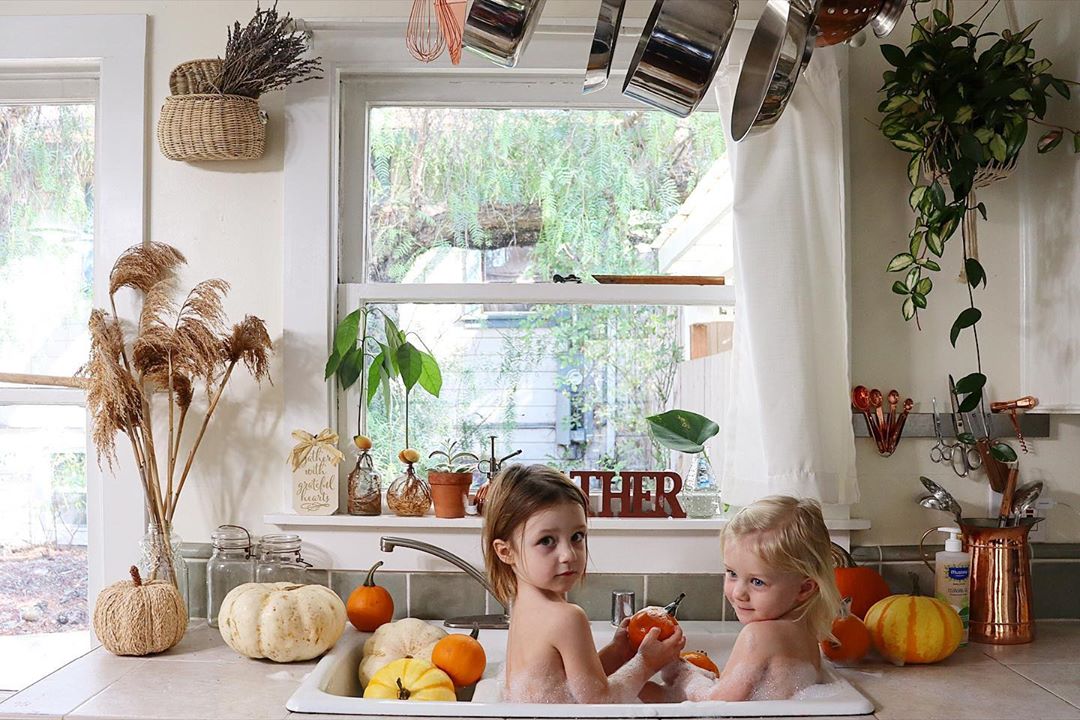 A day to be thankful for everything. We wish you and your little one 👶 a Happy Thanksgiving 💕⁠
📷 @thebarefootmum⁠
#ForMyBaby #Thanksgiving