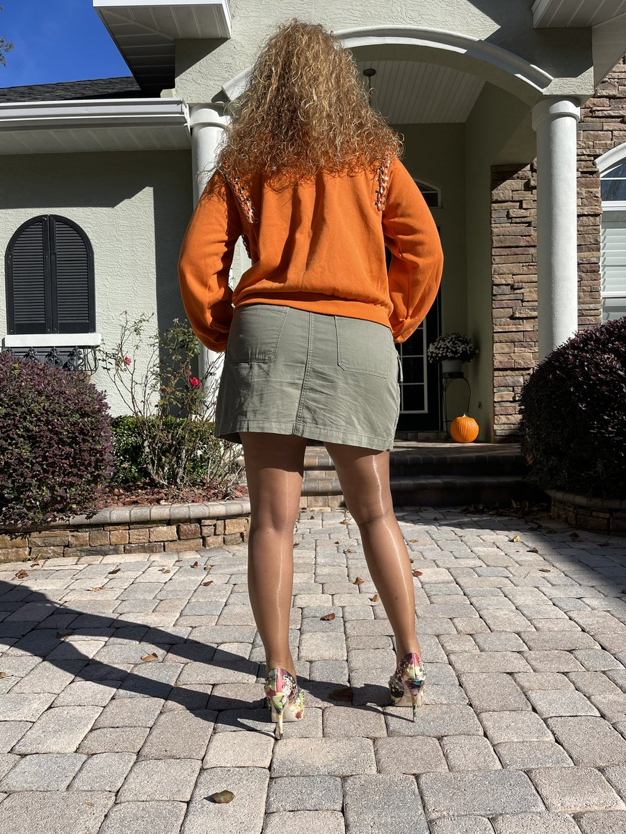 SouthernLegscom's tweet image. Couple more for Thanksgiving!