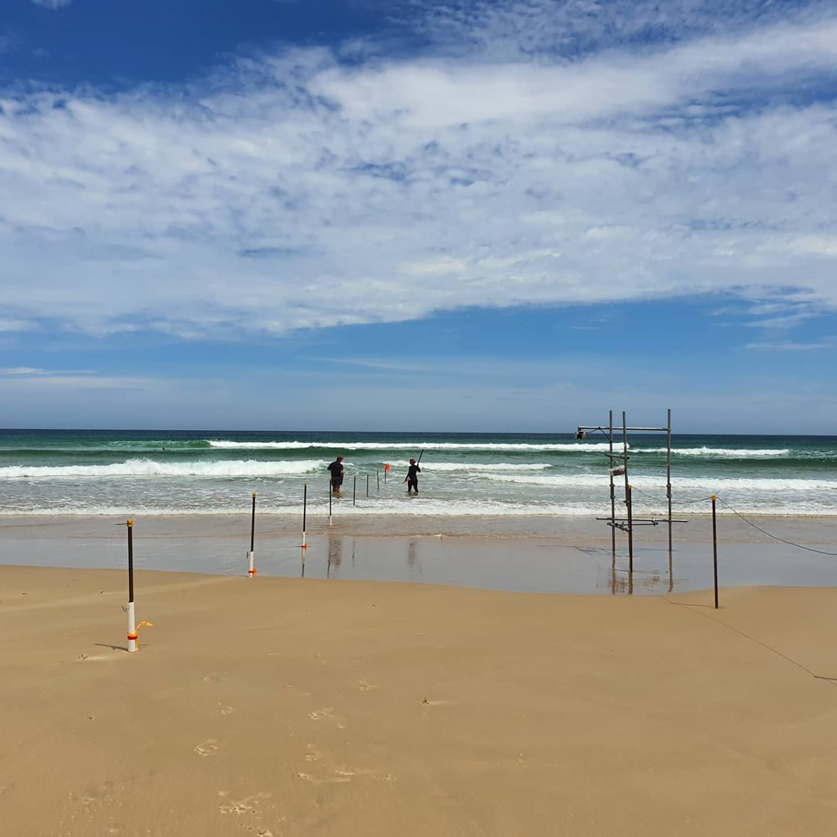 rosey_hart's tweet photo. In contrast to today's deluge, we had fantastic conditions for field work on Wednesday at #birubi. Together with the efforts of a great team, there should be some really nice data on #swash zone #hydrodynamics to sort through! #UoN #CaMS #coastalscience https://t.co/eaSejqL5Ag